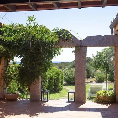 Leonor, 100 Meters From The Sea